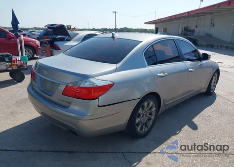 2009 Hyundai Genesis 3.8 z USA, uszkodzony, nr VIN KMHGC46E09U042847